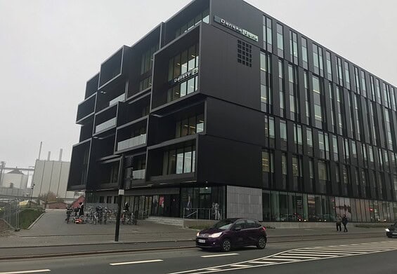 PRESSEMEDDELELSE: Se det nye Aarhus gennem 13 store facadevinduer