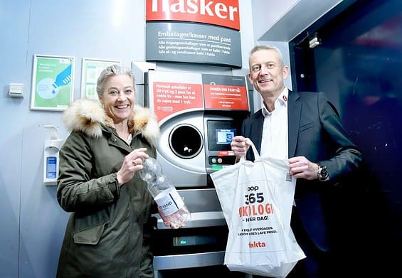 PRESSEMEDDELELSE: Over 1 mio. pant-kroner til Hjerteforeningen fra faktas kunder