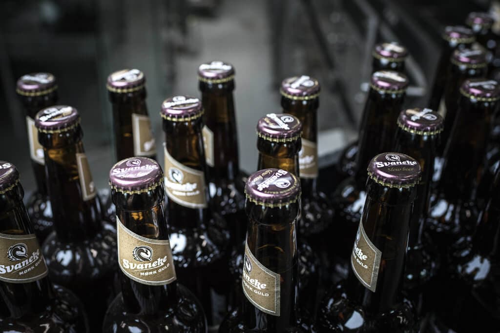 PRESSEMEDDELELSE: Svaneke Bryghus bliver Danmarks første CO2-neutrale bryggeri PRESSEMEDDELELSE: Svaneke Bryghus bliver Danmarks første CO2-neutrale bryggeri