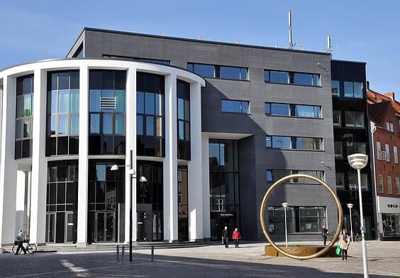 PRESSEMEDDELELSE: Hjørring Kommune indfører besøgsrestriktioner på alle plejehjem og botilbud for særlig sårbare i kommunen