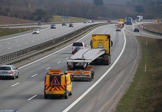 PRESSEMEDDELELSE: Politiet sinker særtransporter