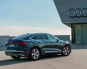 PRESSEMEDDELELSE – Audi tilbyder nu 22 kW AC-ladning til den 100% elektriske Audi e-tron