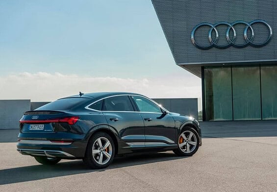 PRESSEMEDDELELSE – Audi tilbyder nu 22 kW AC-ladning til den 100% elektriske Audi e-tron