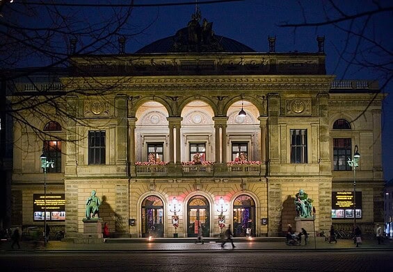 PRESSEMEDDELELSE  -Meyers Bageri åbner pop-up i Det Kongelige Teater