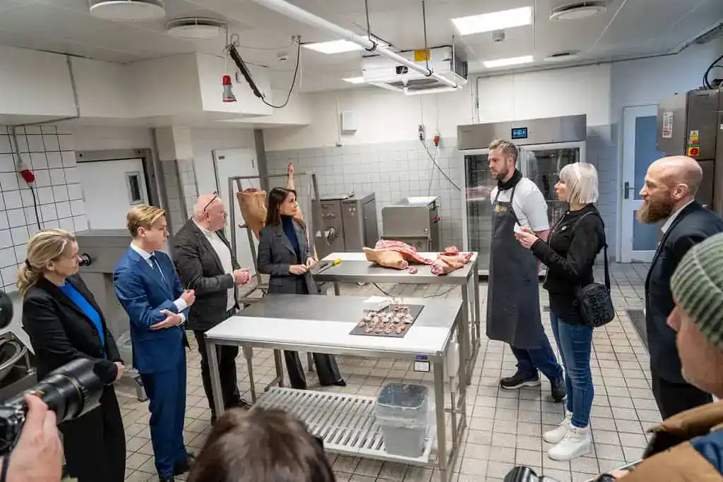 PRESSEMEDDELELSE Hendes Kongelige Hoejhed Prinsesse Marie aflagde et besoeg hos foreningen Stop Spild Af Mad i egenskab af protektor 2 PRESSEMEDDELELSE - Hendes Kongelige Højhed Prinsesse Marie aflagde et besøg hos foreningen Stop Spild Af Mad i egenskab af protektor