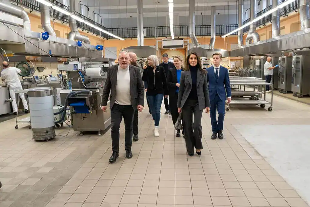 PRESSEMEDDELELSE Hendes Kongelige Hoejhed Prinsesse Marie aflagde et besoeg hos foreningen Stop Spild Af Mad i egenskab af protektor 3 PRESSEMEDDELELSE - Hendes Kongelige Højhed Prinsesse Marie aflagde et besøg hos foreningen Stop Spild Af Mad i egenskab af protektor