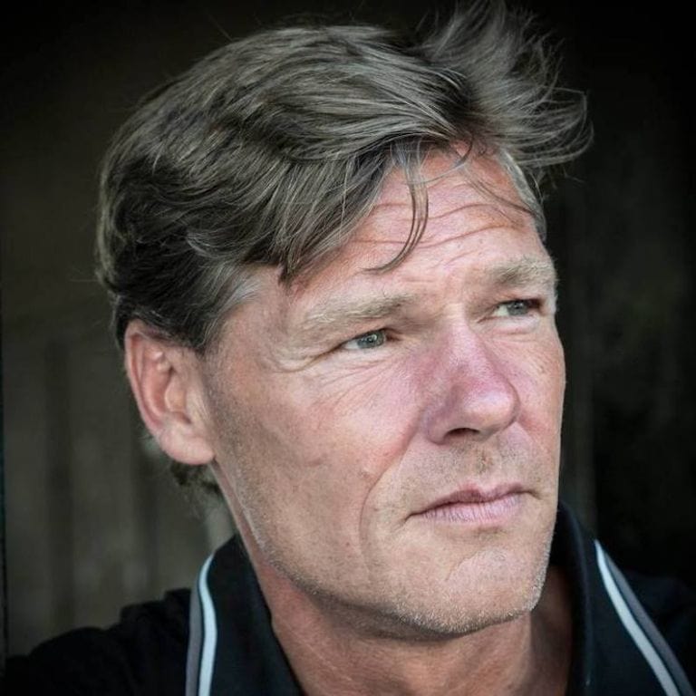 PRESSEMEDDELELSE - OVER GRÆNSEN, NY KRIMI AF CLAUS LOHMAN PRESSEMEDDELELSE - OVER GRÆNSEN, NY KRIMI AF CLAUS LOHMAN